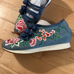 Floral embroidered denim shoes- pairs beautifully with a Canadian tuxedo!